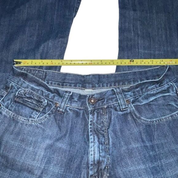 Flypaper Medium‎ Wash Straight Leg Jeans - Size 33x32 - Picture 7 of 10